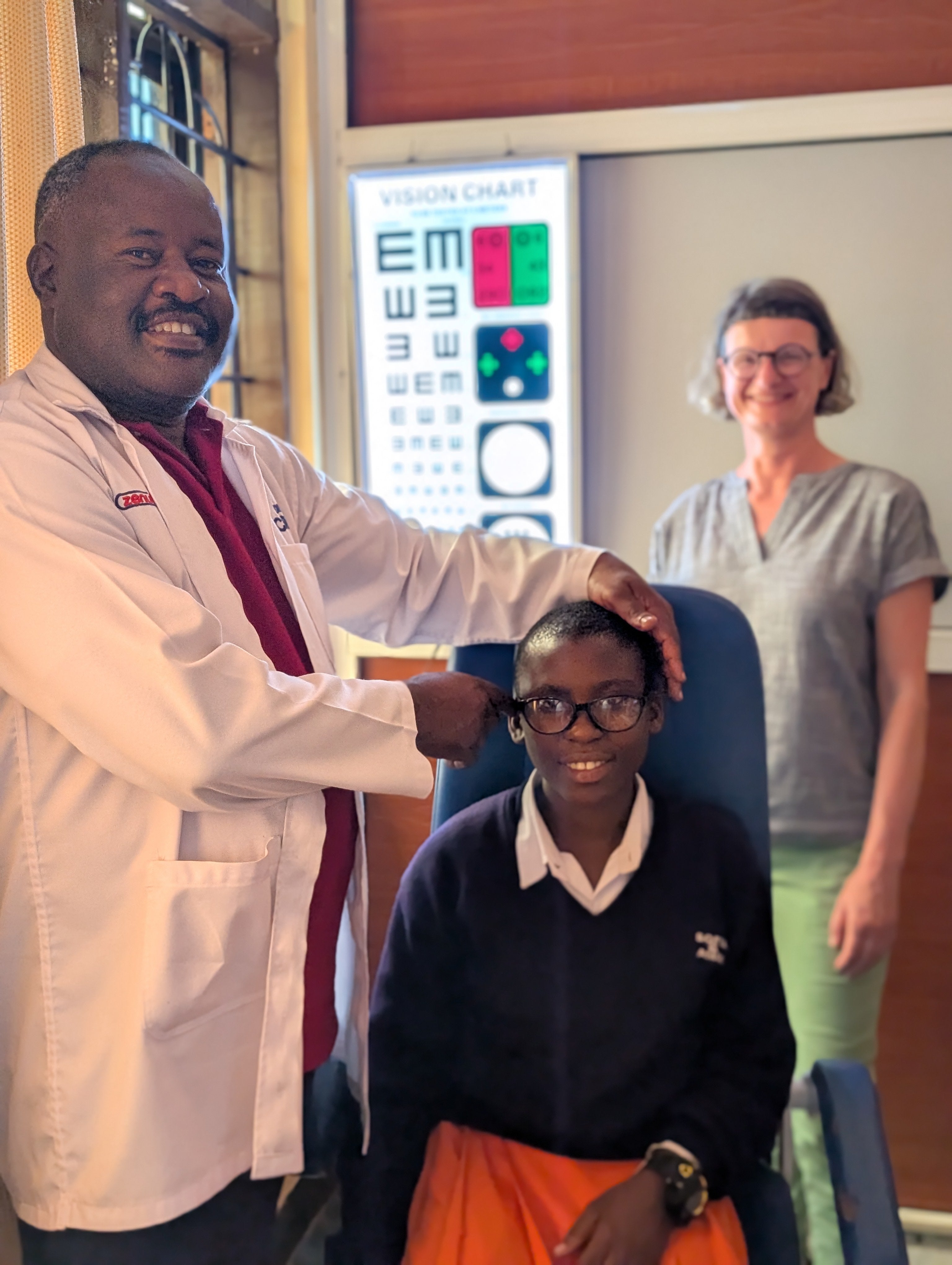 Dein FAIRdinand-Kaffeemoment schenkt Kindern in Tanzania Durchblick
